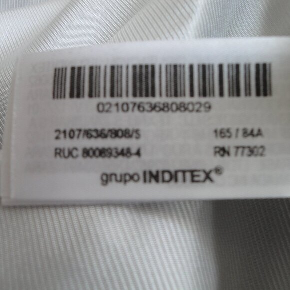 Woman's suit - Picture 9 of 9